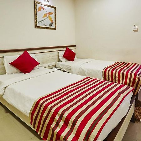 Hotel Crystal Мумбаї Екстер'єр фото