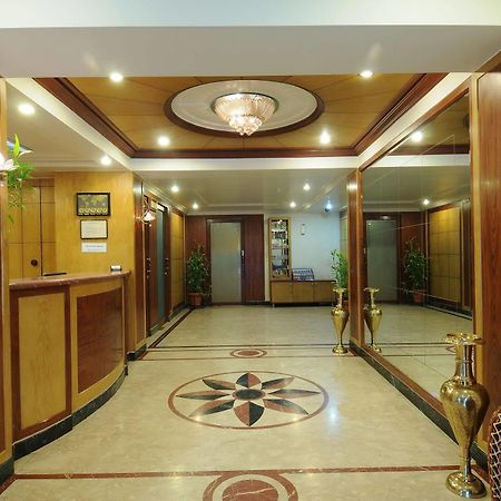 Hotel Crystal Мумбаї Екстер'єр фото